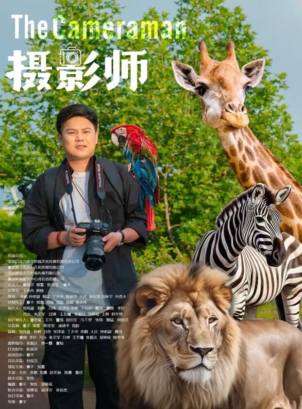 东北某大学澡堂子偷窥多位年轻学妹白花花的裸体 - 午夜群p